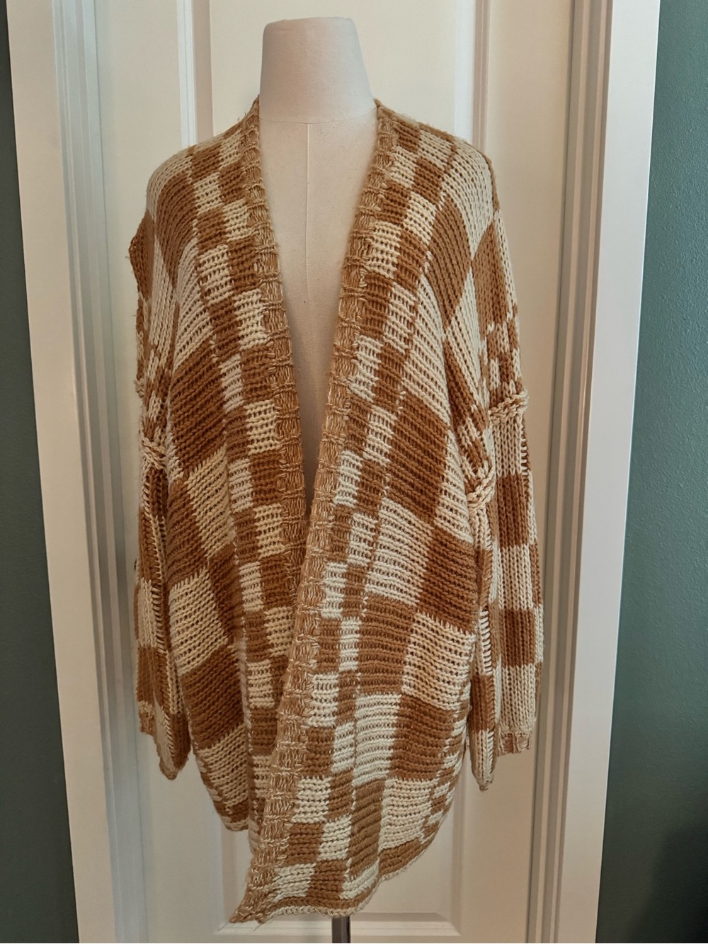 BKE Cream & Brown Checkered Open-Front Cardigan M/L